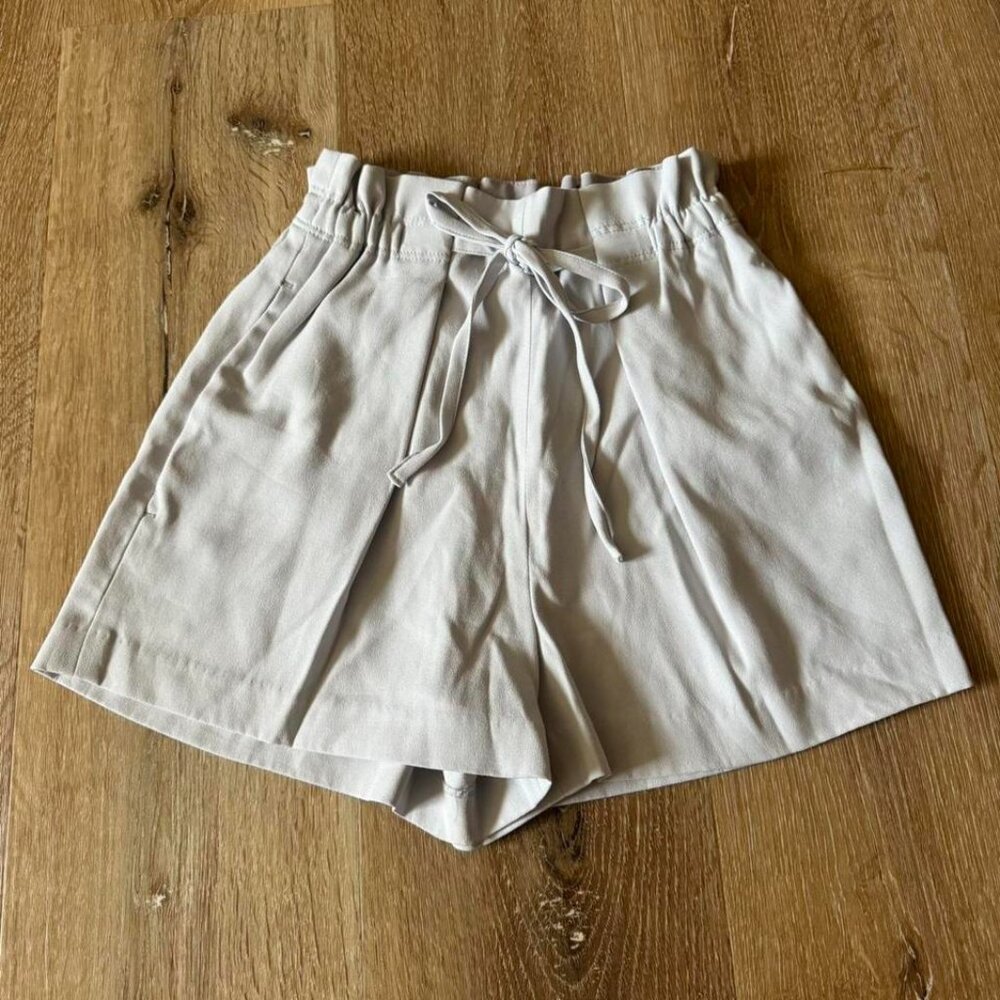 Babaton Light Blue High Waisted Paper Bag‎ Tie Waist Shorts Size XS
